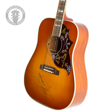 Load image into Gallery viewer, 2013 Gibson Hummingbird Owned and Signed by Joe Bonamassa Cherry Sunburst #11462035 (PDX)