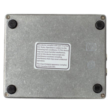 Load image into Gallery viewer, New Electro-Harmonix Deluxe Memory Boy Analog Delay Pedal (PDX)
