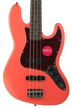 Load image into Gallery viewer, New Squier Classic Vibe '60s Jazz Bass Tahitian Coral #ICSG25024448 (PDX)
